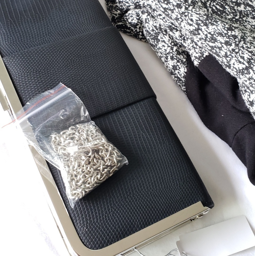 NWT Super cute vegan matte black clutch - Picture 5 of 8